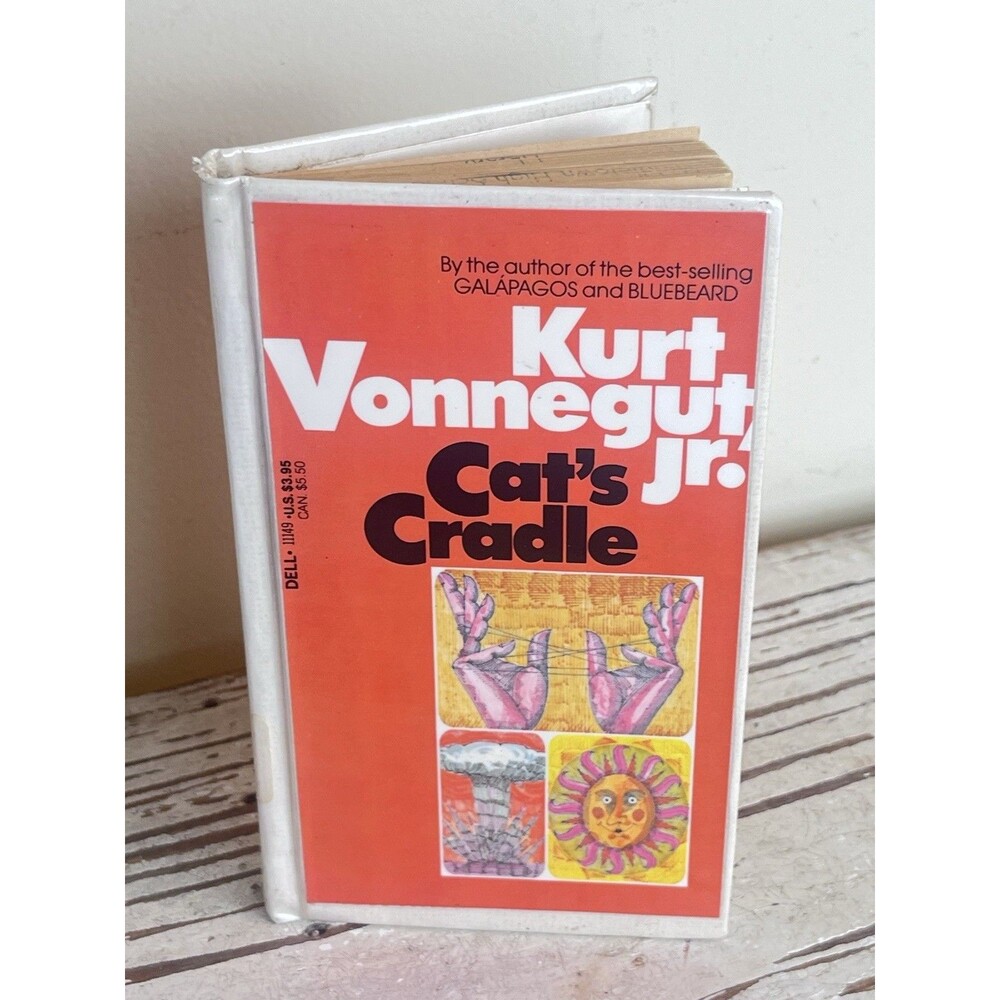Vintage 1982 ed. Cat's Cradle by Kurt Vonnegut, Jr.  Paperback / School Library